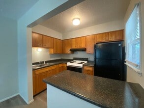 833 Maggard St in Iowa City, IA - Building Photo - Building Photo
