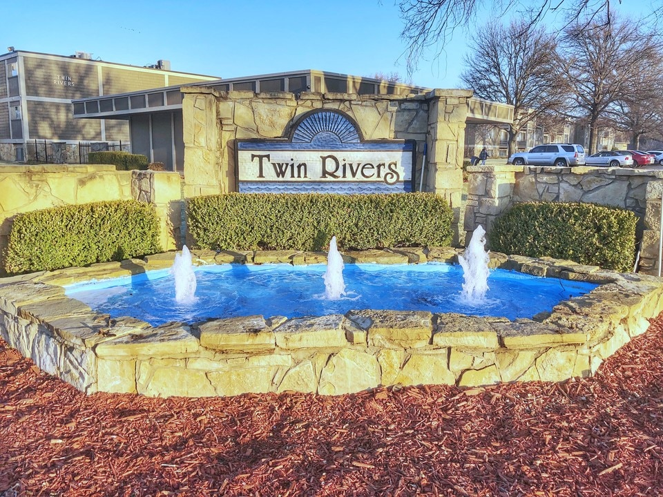 Twin Rivers Apartments in Wichita, KS - Foto de edificio
