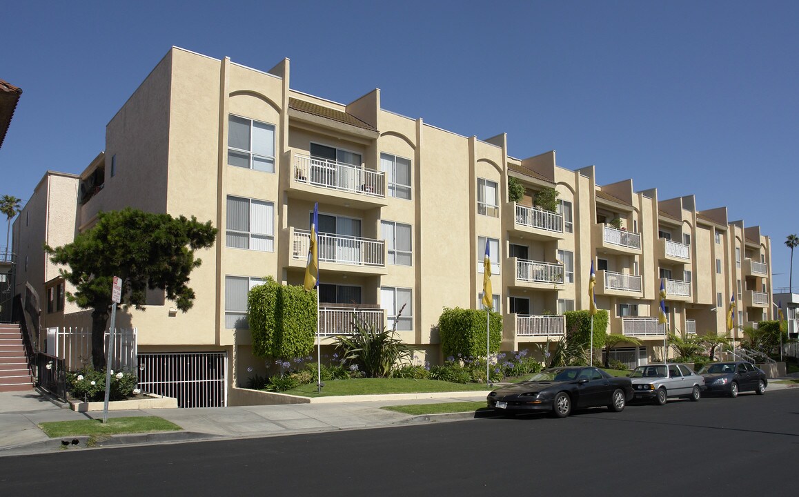 St Andrews Towers in Los Angeles, CA - Foto de edificio