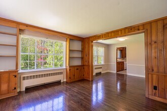 312 Fairlea Rd in Orange, CT - Building Photo - Building Photo