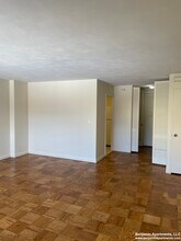 71 Monmouth St, Unit 1 in Brookline, MA - Foto de edificio - Building Photo