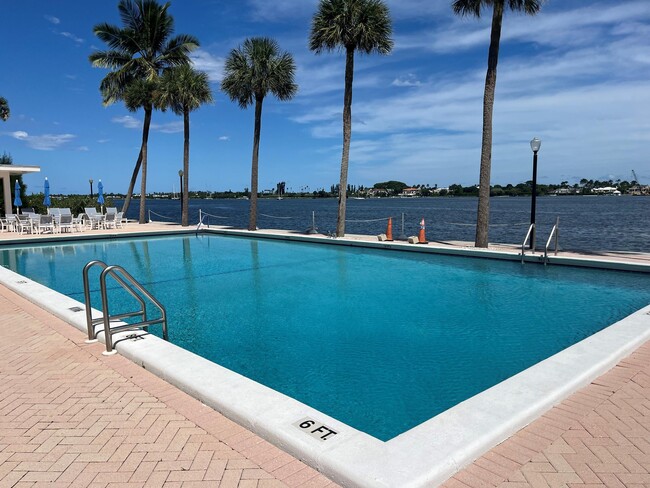 property at 2600 N Flagler Dr