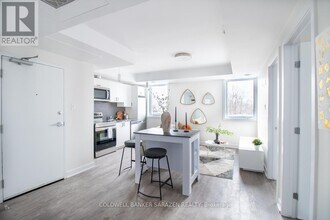 994 Bronson Ave in Ottawa, ON - Building Photo - Building Photo