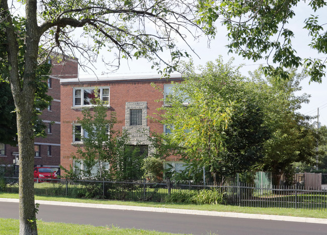 1 E 37th St in Hamilton, ON - Building Photo - Primary Photo