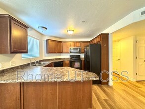 8229 S Resaca Dr in Sandy, UT - Building Photo - Building Photo