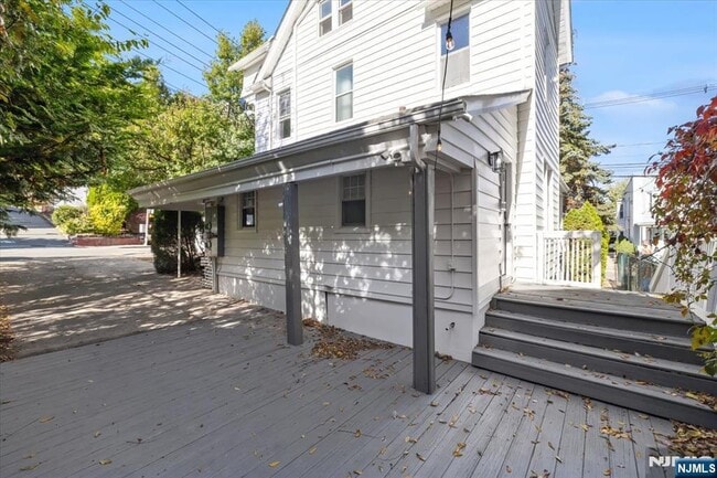 46 Garden Pl in Edgewater, NJ - Foto de edificio - Building Photo