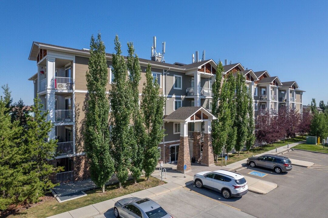 102 Cranberry Pike SE in Calgary, AB - Building Photo