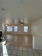 956 Ribbon Grass Ave in Las Vegas, NV - Building Photo - Building Photo