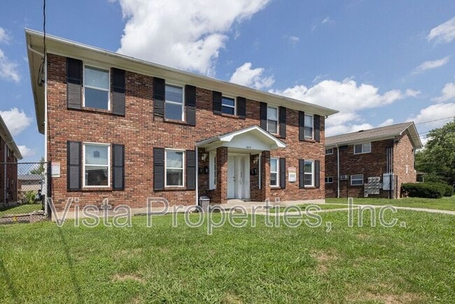 4808 Saddlebrook Ln in Louisville, KY - Building Photo - Building Photo