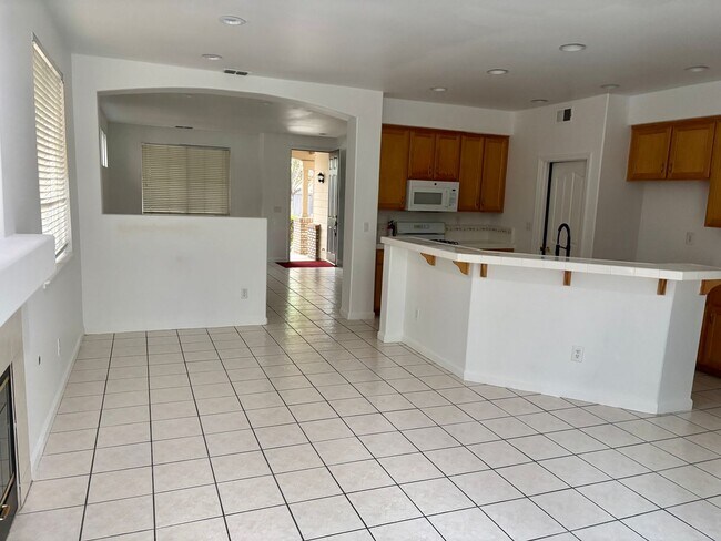 2059 Sherington Way in Sacramento, CA - Building Photo - Building Photo