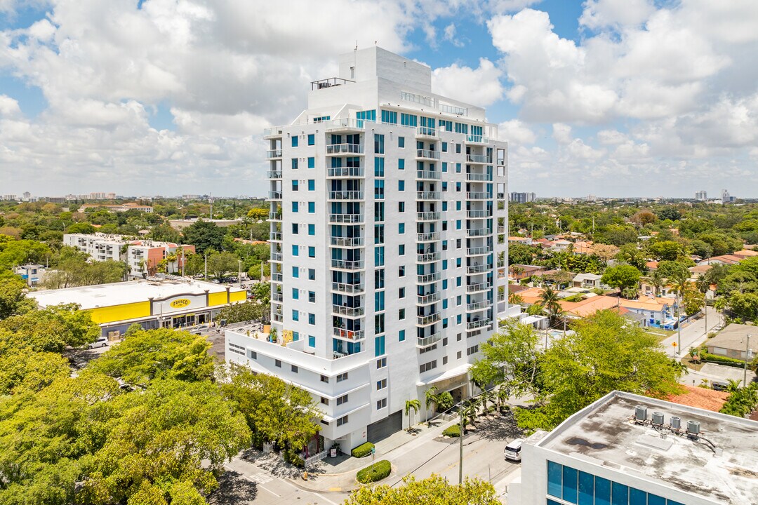 Coral Sea View in Miami, FL - Foto de edificio