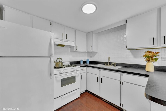 16035 Laramie Ave in Oak Forest, IL - Building Photo - Building Photo