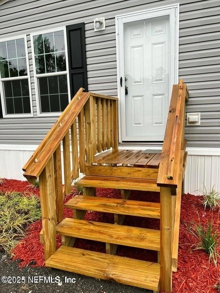 520 Hickory Nut Trail in Satsuma, FL - Building Photo - Building Photo