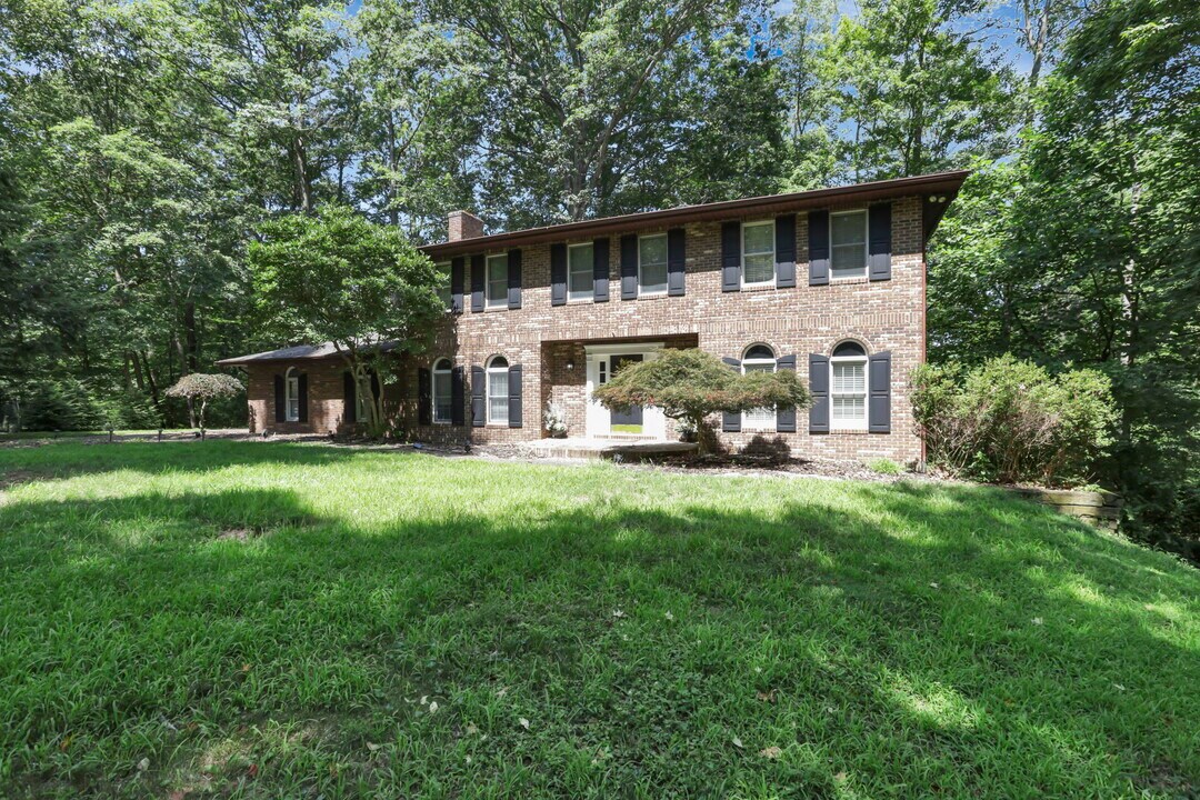 955 Eastward Cir in Zanesville, OH - Building Photo