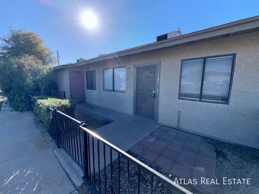 4021 E Desert Cactus St in Phoenix, AZ - Building Photo