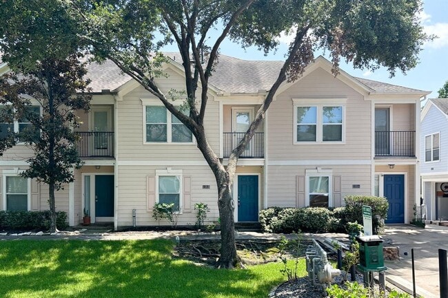 property at 1131 W 24th St
