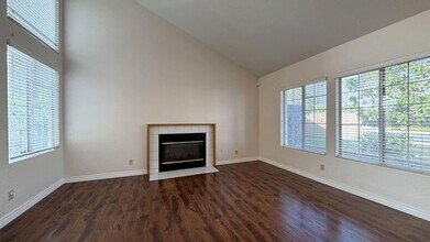 11487 Vía Capri in Loma Linda, CA - Building Photo - Building Photo