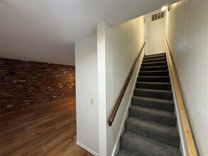 3325 Brookhollow Ct in Oklahoma City, OK - Building Photo - Building Photo