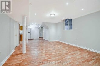 7236 Tippett Ct in Mississauga, ON - Building Photo - Building Photo