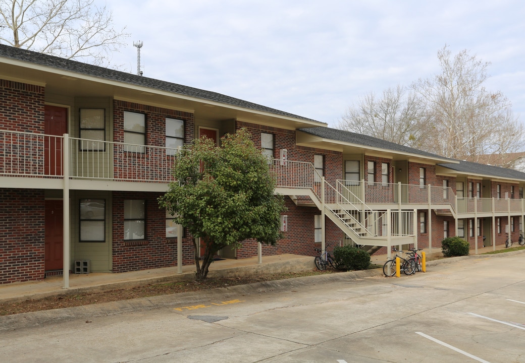 Magnolia Woods in Auburn, AL - Building Photo