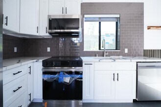 8036 Fair Ave in Los Angeles, CA - Building Photo - Building Photo