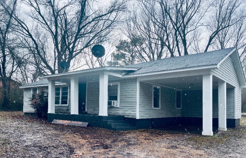 5141 Robertson Gin Rd in Hernando, MS - Building Photo