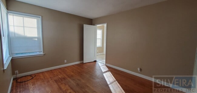 300 W Chapel St in Santa Maria, CA - Building Photo - Building Photo