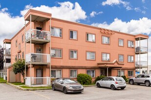 2225 Des Laurentides Boul in Laval, QC - Building Photo