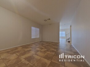 8423 W Hamster Ln in Tolleson, AZ - Building Photo - Building Photo