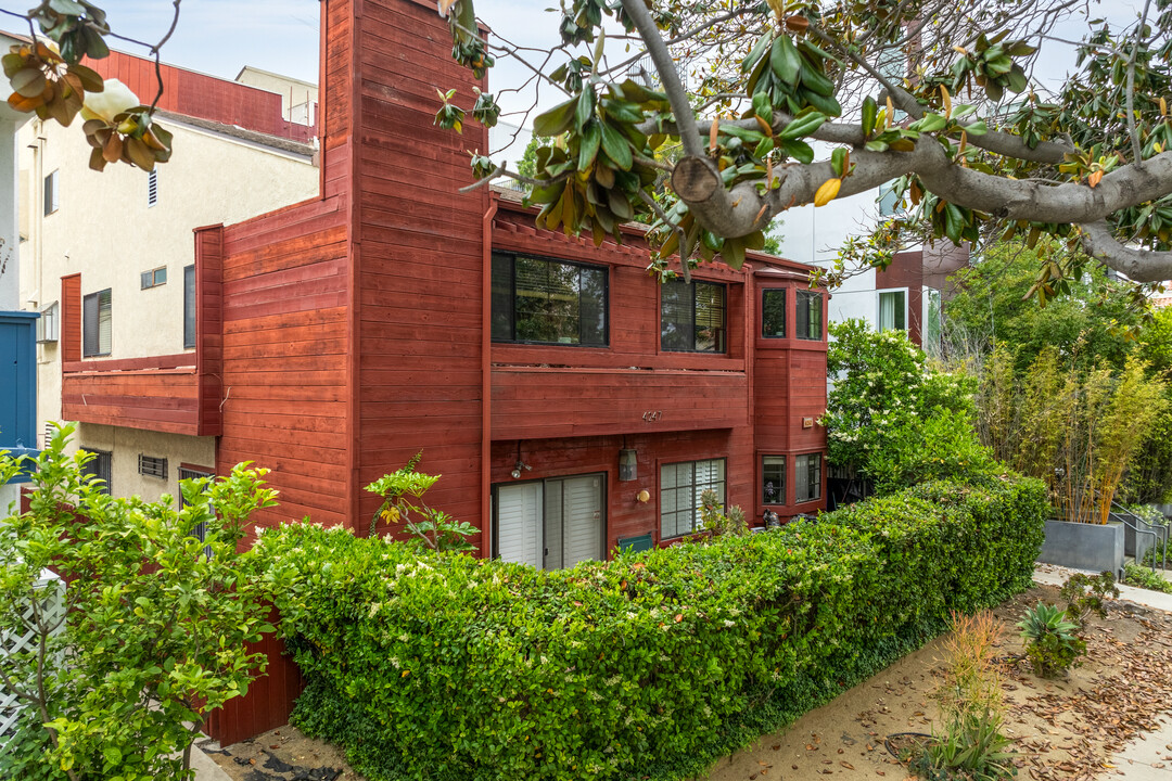 4247 Whitsett Ave in Studio City, CA - Building Photo