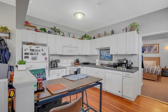 344 Harvard St in Brookline, MA - Building Photo - Building Photo