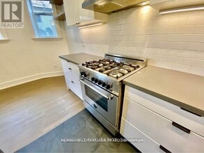 795 College St in Toronto, ON - Building Photo - Building Photo