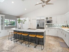 339 4th Ave N in Naples, FL - Building Photo - Building Photo