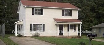 215 Bridgefield Pl in Durham, NC - Building Photo