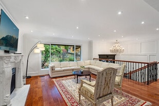 332 Stevens Dr in West Vancouver, BC - Building Photo