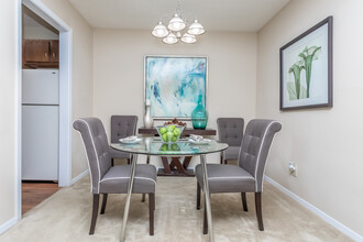 Reserve at Twin Oaks in Clarkston, GA - Building Photo - Interior Photo