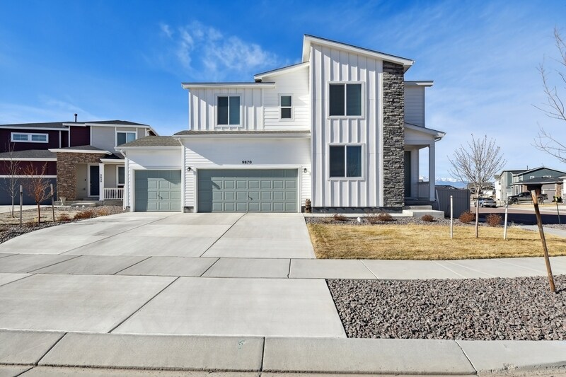 9870 Hidden Enclave Ct in Peyton, CO - Foto de edificio