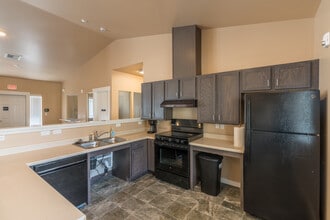 Samuelson Place Apartments in Sandpoint, ID - Building Photo - Building Photo