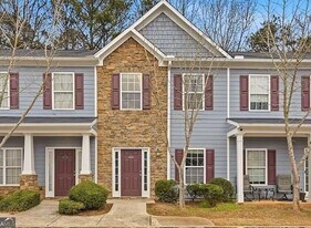 585 McWilliams Rd SE in Atlanta, GA - Building Photo