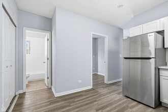 16 E 118th Pl in Chicago, IL - Foto de edificio - Building Photo