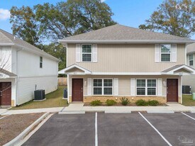 9906 Holsberry Rd in Pensacola, FL - Building Photo