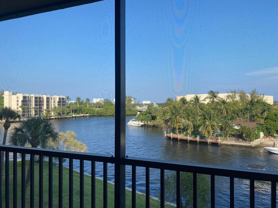 13 Royal Palm Way in Boca Raton, FL - Building Photo