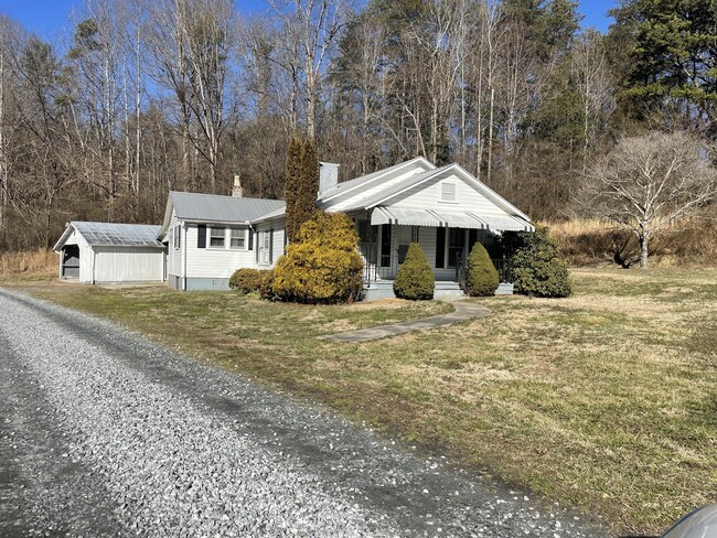 property at 1943 Blowing Rock Blvd