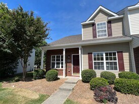 568 Greenway Dr in Fort Mill, SC - Building Photo