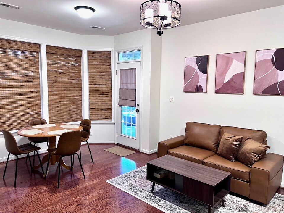 20926 Cheyenne Terrace, Unit Silver in Potomac Falls, VA - Building Photo