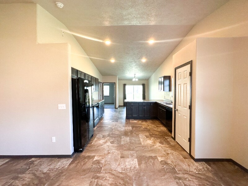 2235 N Main Ave Photo