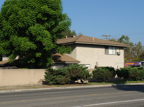 1200 S Sunburst Way in Anaheim, CA - Building Photo - Building Photo