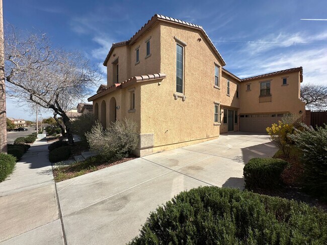10521 Foggy Glen Ave in Las Vegas, NV - Building Photo - Building Photo