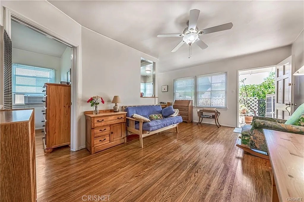 4224 1/2 Gentry Ave, Unit 4224 Gentry Ave in Studio City, CA - Building Photo