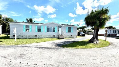 220 NE 12th Ave in Homestead, FL - Building Photo - Building Photo